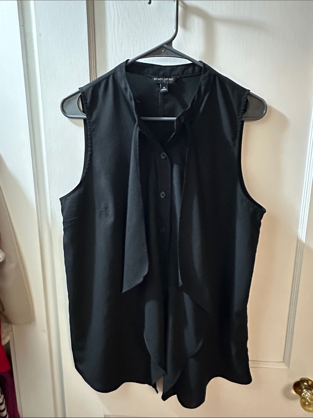 Banana Republic Factory Black Sleeveless flowing  Button Blouse